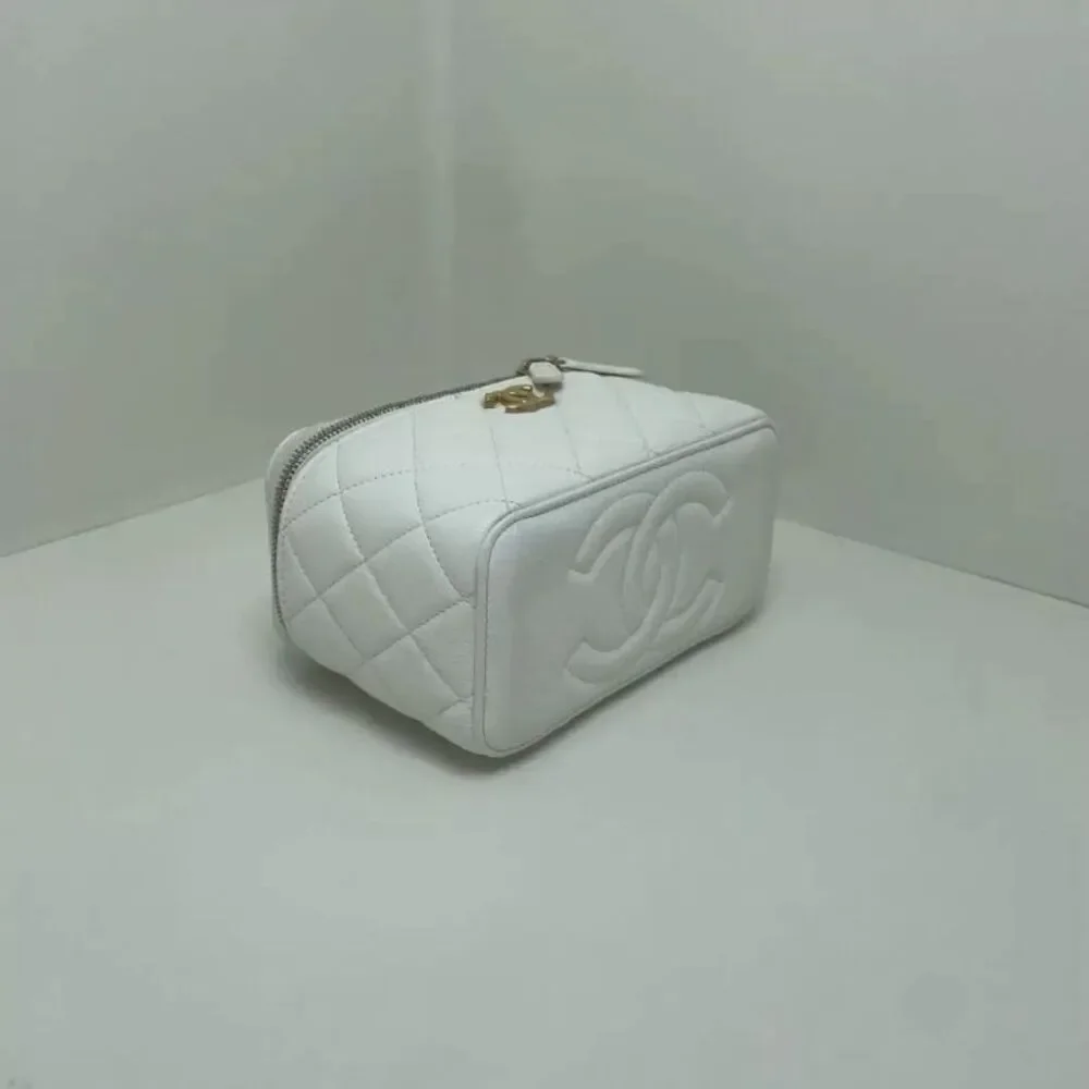 Chanel Women Pre-Loved Bag Very Good Condition
